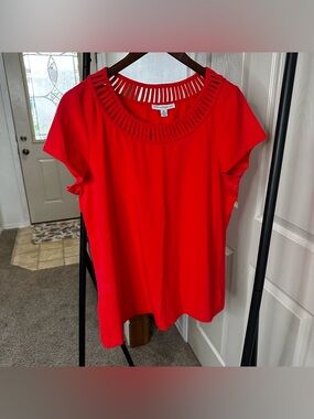 Isaac Mizrahi Bright Red Cutout Neck Short-Sleeve Blouse 🛞